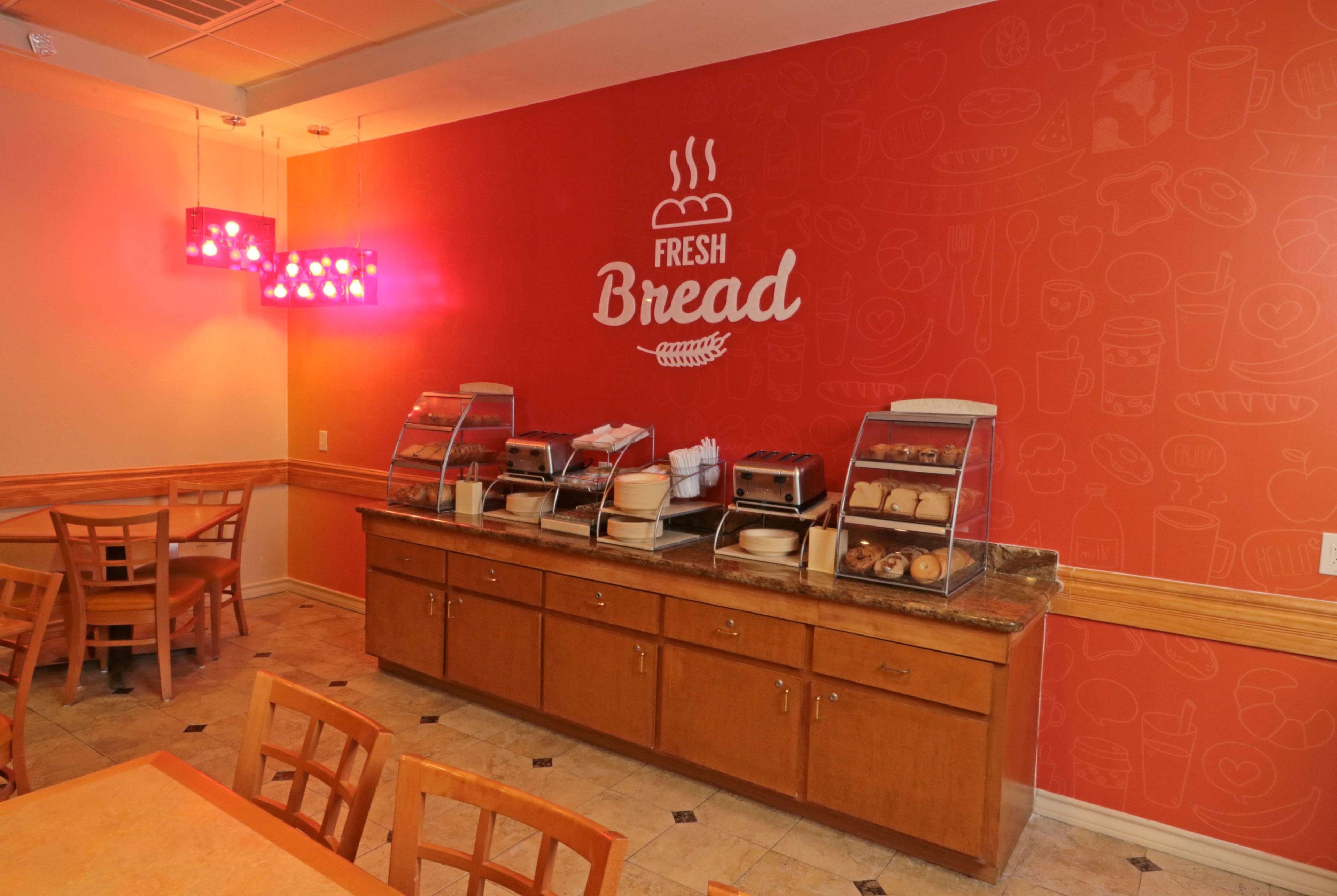 Wyndham Garden Mcallen At La Plaza Mall Eksteriør billede
